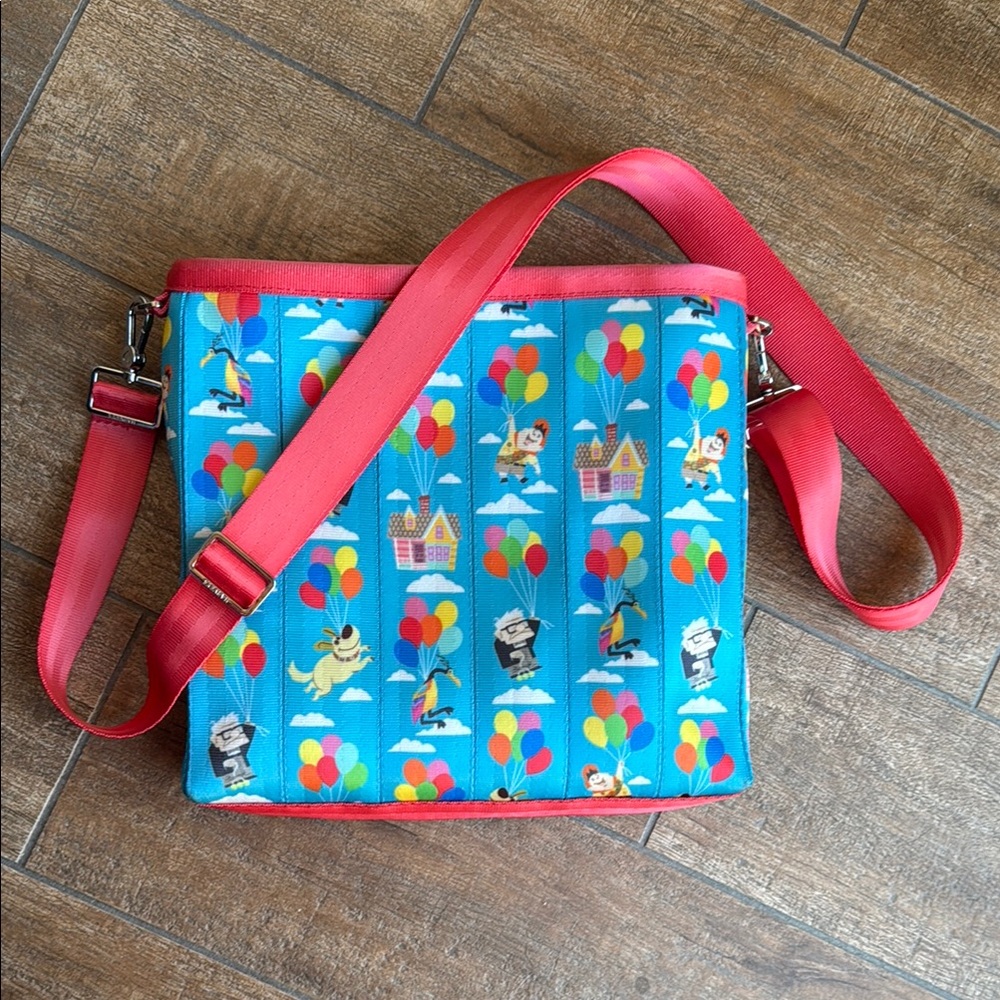 Harveys “Up” bag